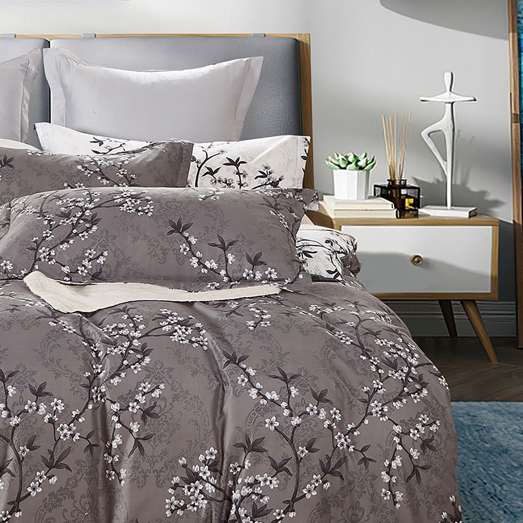 Iyanu Quilt Cover Set