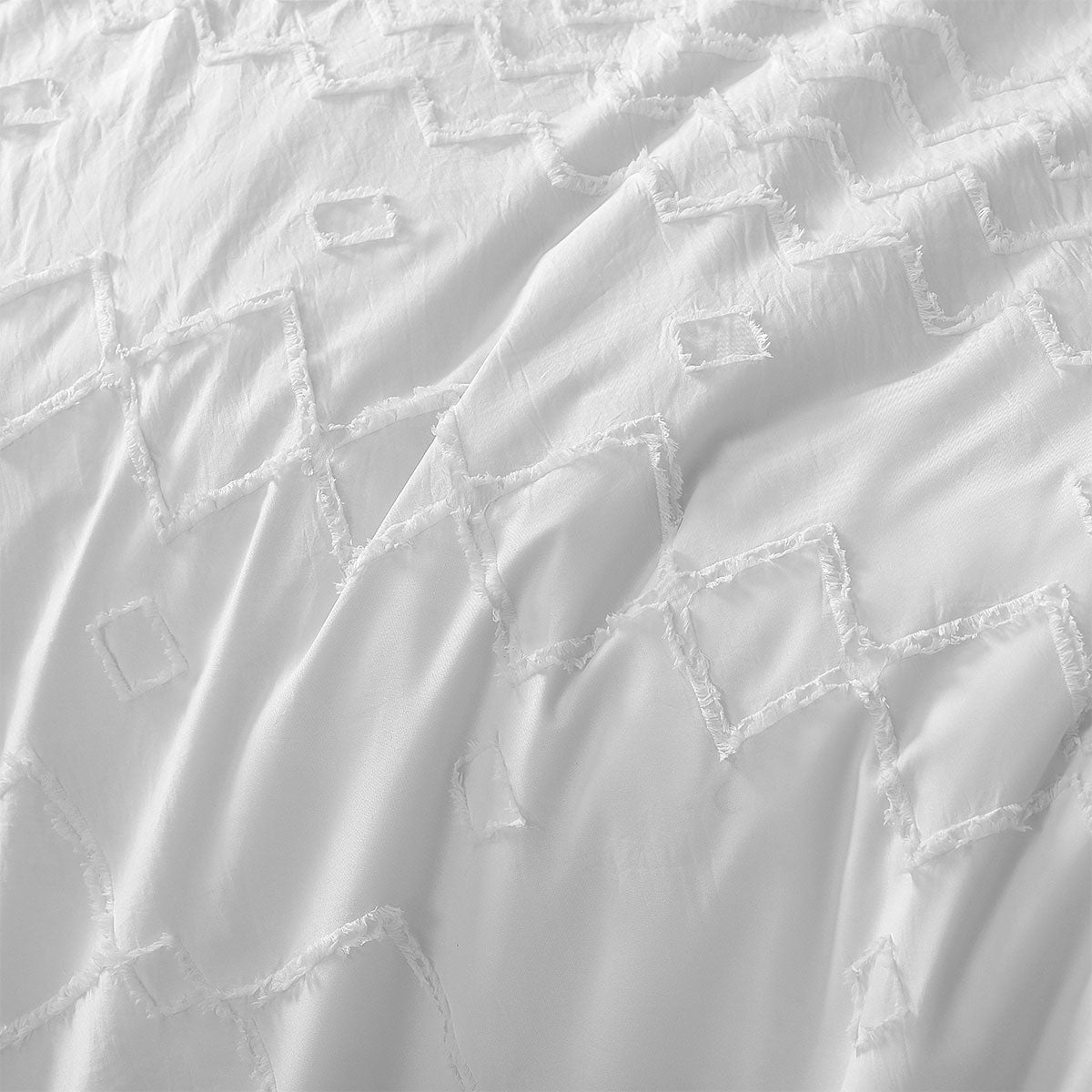 White Zig Zag Quilt Cover Set
